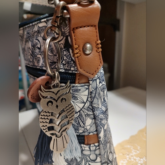 SAKROOTS Navy Spirit Desert 2 Artist Circle Crossbody Bag. New. - Picture 9 of 15